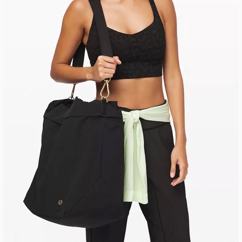 Lululemon large on my level bag